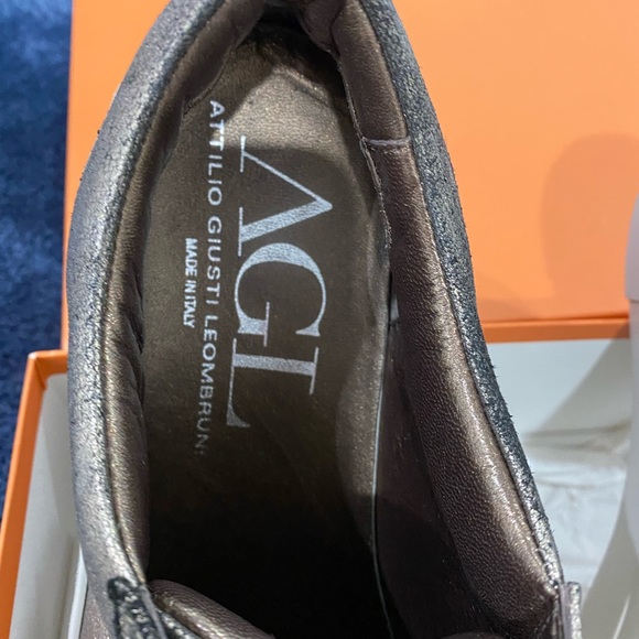 ⬇️PRICE⬇️ 
AGL - Metallic Taupe Rose Sneaker - size 37/ 7 - Picture 7 of 7